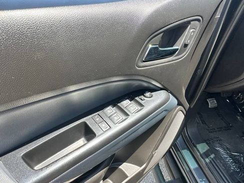 Used 2017 Chevrolet Colorado Z71 RWD image 18