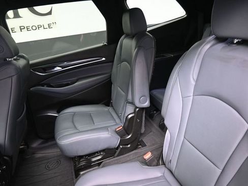 Used 2024 Buick Enclave Essence w/ LPO, Touring Package image 21