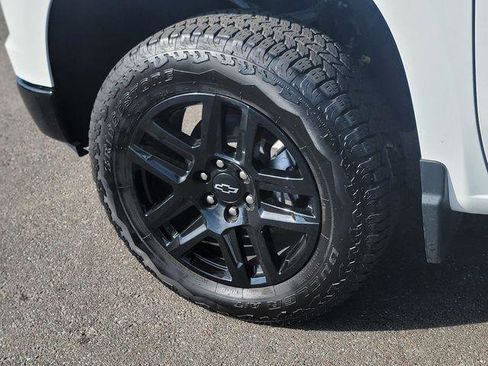 Used 2024 Chevrolet Silverado 1500 Custom Trail Boss w/ Turbomax Blackout Package AWD/4WD image 43