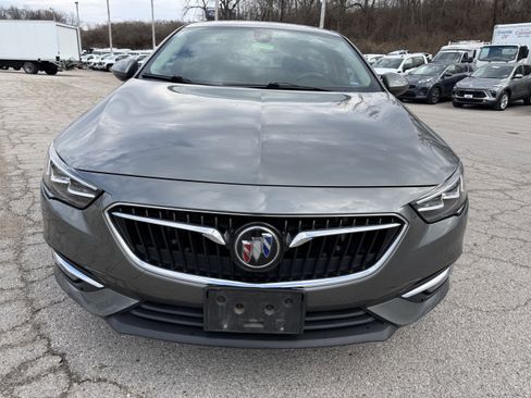Used 2019 Buick Regal Essence w/ Driver Confidence Package I image 2