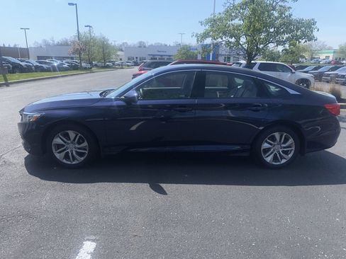 Used 2018 Honda Accord LX image 2