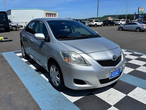 Used 2012 Toyota Yaris Sedan FWD image 7