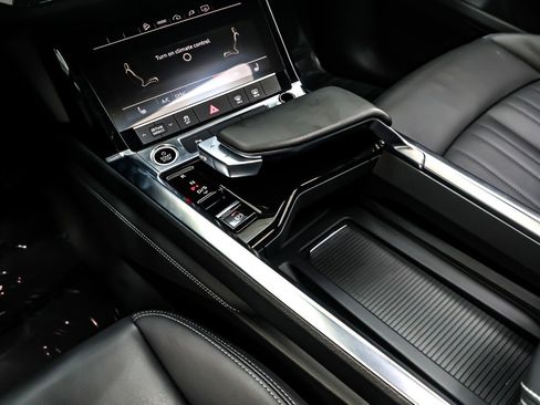 Used 2023 Audi e-tron Premium w/ Convenience Plus Package image 6
