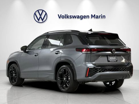 New 2026 Volkswagen Tiguan SE R-Line FWD image 3