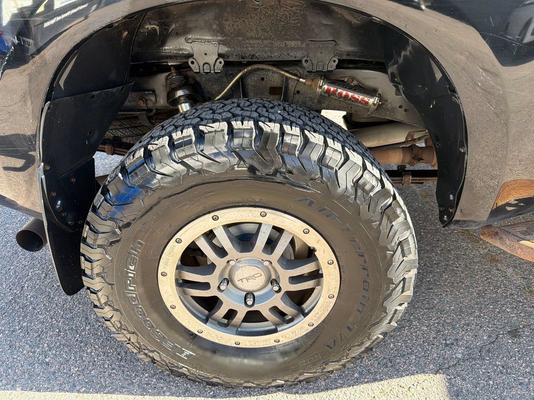 Used 2011 Toyota Tundra 4x4 CrewMax image 19