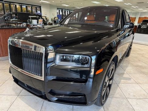 Used 2023 Rolls-Royce Cullinan w/ Dark Exterior Package image 2