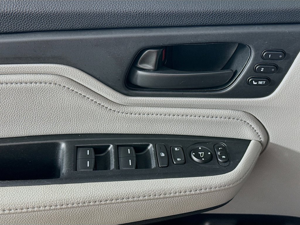 Certified 2019 Honda Odyssey Touring image 24
