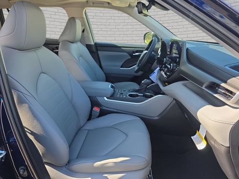 New 2026 Toyota Highlander XLE AWD/4WD image 10