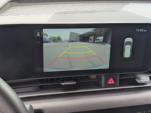 Certified 2025 Kia Carnival EX FWD image 25