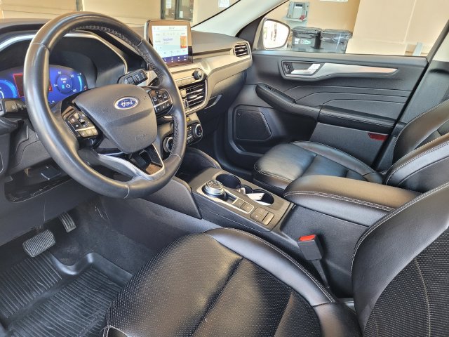 Used 2022 Ford Escape Titanium FWD image 12