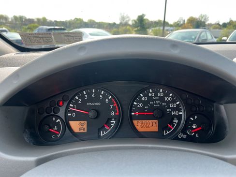 Used 2012 Nissan Frontier SV w/ SV Premium Utility Pkg AWD/4WD image 19