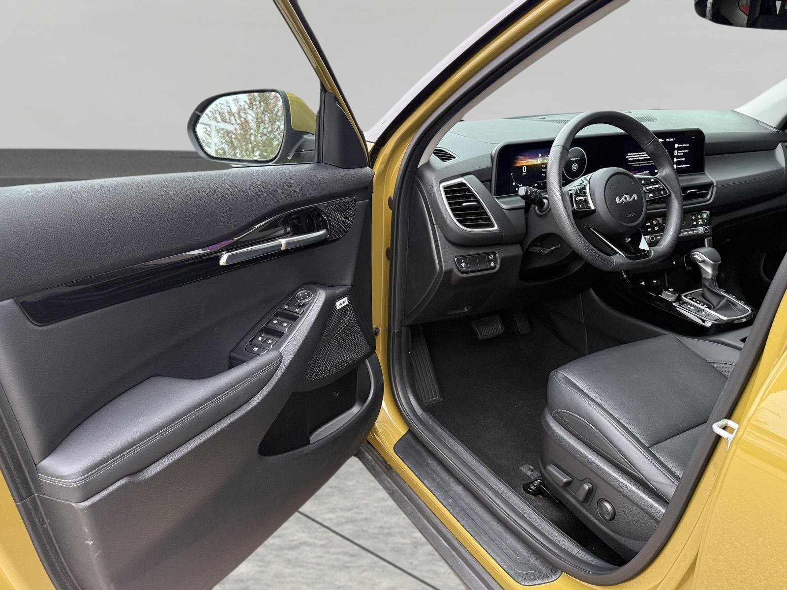 Used 2024 Kia Seltos SX w/ SX Sunroof Package AWD/4WD image 20