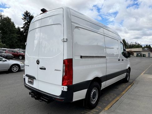 Used 2023 Mercedes-Benz Sprinter 2500 w/ Parking Package image 9