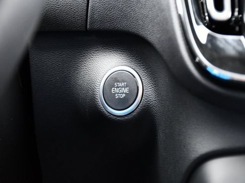 Certified 2025 Volvo XC40 B5 Plus image 16