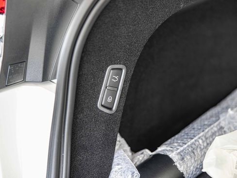 Used 2024 Maserati Levante Modena Ultima image 17