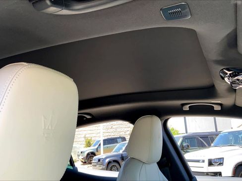 Used 2023 Maserati Grecale Modena AWD/4WD image 13