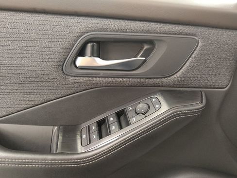 Used 2021 Nissan Rogue SV FWD image 27