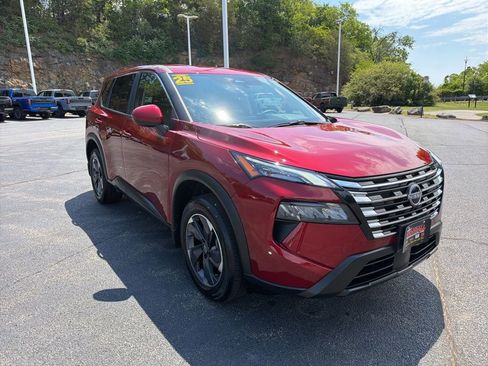 Certified 2025 Nissan Rogue SV FWD image 7