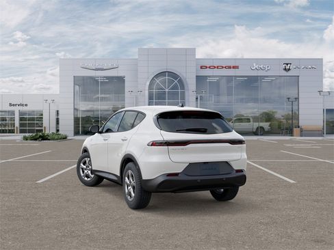 New 2025 Dodge Hornet GT w/ Cold Weather Group image 3