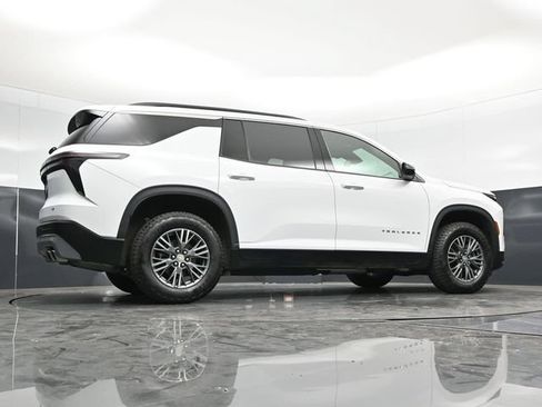Used 2024 Chevrolet Traverse LT AWD/4WD image 52