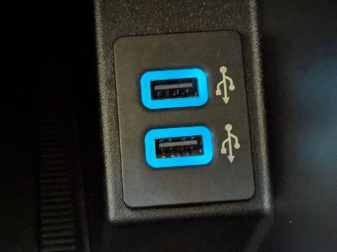 Certified 2019 Ford Edge Titanium image 28