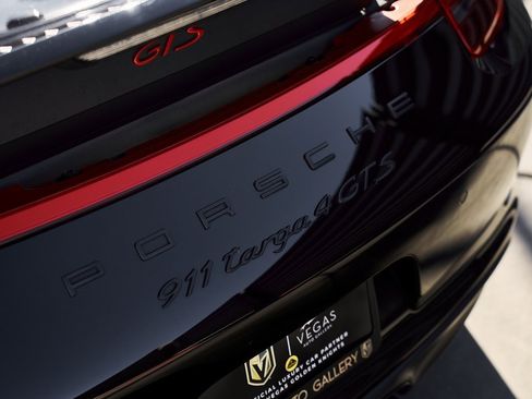 Used 2019 Porsche 911 Targa 4 GTS image 11