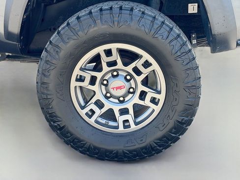 Used 2020 Toyota Tacoma TRD Off-Road AWD/4WD image 28