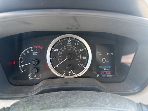 Used 2021 Toyota Corolla LE image 11
