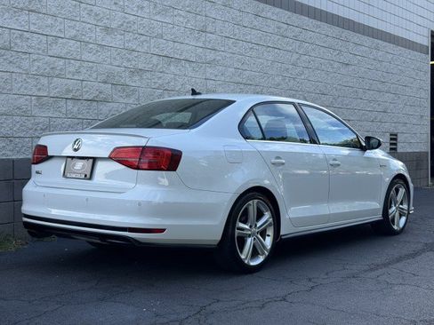 Used 2017 Volkswagen Jetta GLI FWD image 3