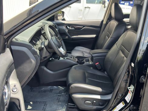 Used 2019 Nissan Rogue SL AWD/4WD image 15