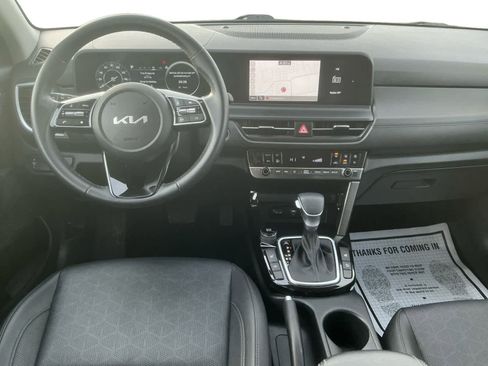 Used 2024 Kia Seltos EX image 11