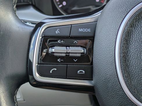Certified 2023 Kia Sorento S FWD image 19