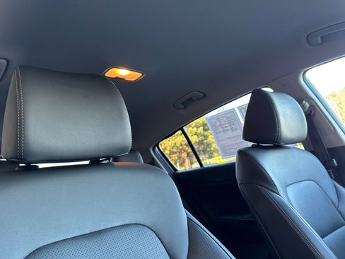 Used 2020 Kia Sportage EX image 18