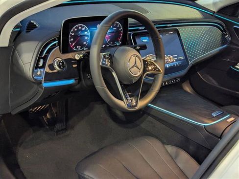 New 2026 Mercedes-Benz E 350 4MATIC Sedan image 3