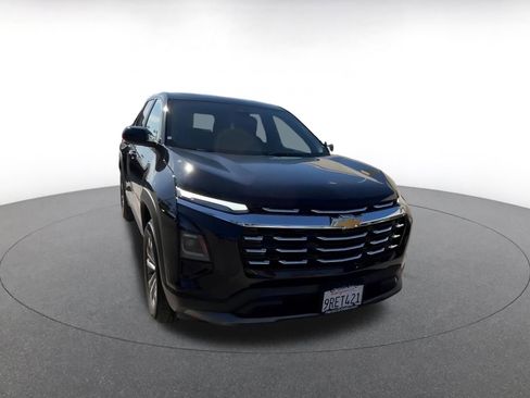 Used 2025 Chevrolet Equinox LT image 3