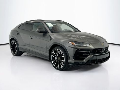 Used 2022 Lamborghini Urus AWD/4WD image 3