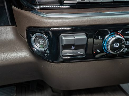 Used 2024 GMC Sierra 1500 SLT w/ X31 Off-Road Package image 26