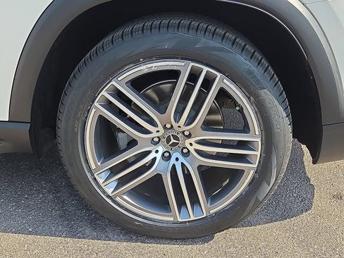 Used 2022 Mercedes-Benz GLS 450 4MATIC image 11