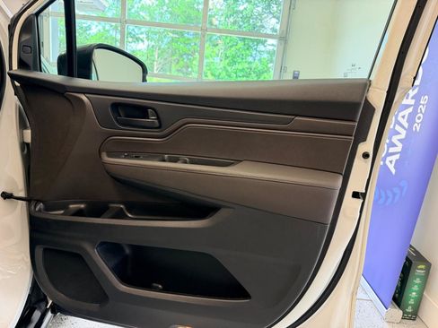 Used 2018 Honda Odyssey EX-L image 25