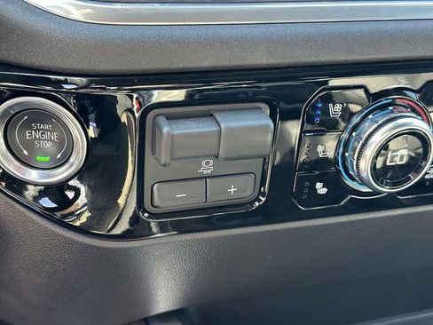 Used 2026 GMC Sierra 1500 SLT w/ SLT Premium Plus Package image 39