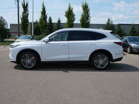 Used 2024 Acura MDX SH-AWD w/ Advance Package image 4