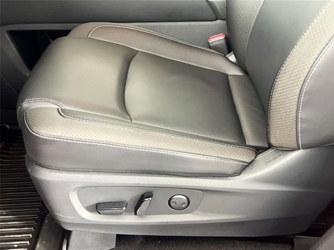 Used 2025 Nissan Pathfinder SL w/ SL Premium Package image 19