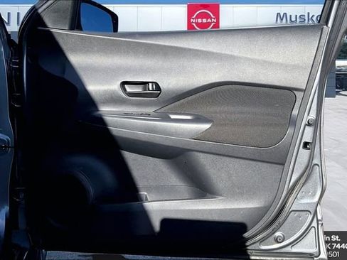 Used 2019 Nissan Kicks S image 24