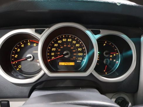 Used 2004 Toyota 4Runner Limited image 34