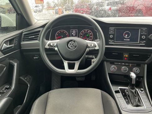Used 2021 Volkswagen Jetta S image 18