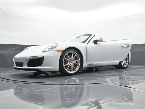 Certified 2019 Porsche 911 Carrera S RWD image 27