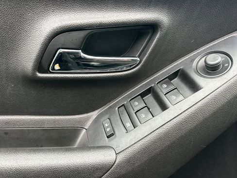 Used 2020 Chevrolet Trax LT image 11