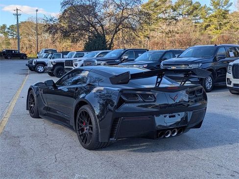 Used 2015 Chevrolet Corvette Z06 w/ 3LZ Preferred Equipment Group image 4