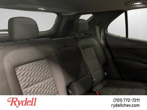 Used 2018 Chevrolet Equinox LT AWD/4WD image 17