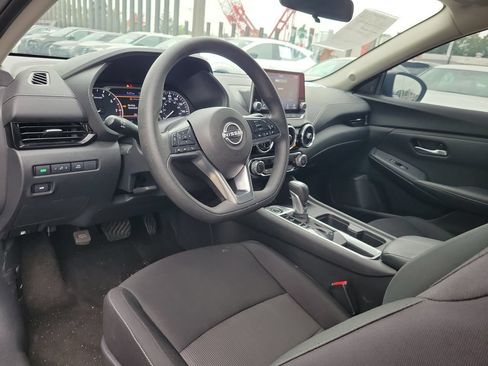 Used 2025 Nissan Sentra SV FWD image 8